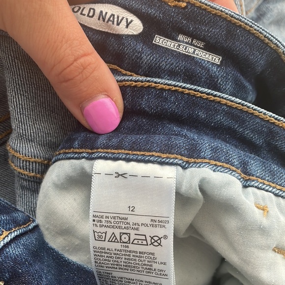 Old Navy Jean short bundle - Picture 5 of 6